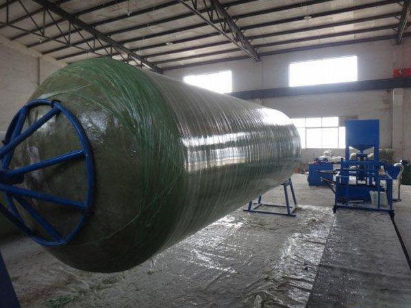 玻璃钢化粪池缠绕机在雨季施工时的注意事项